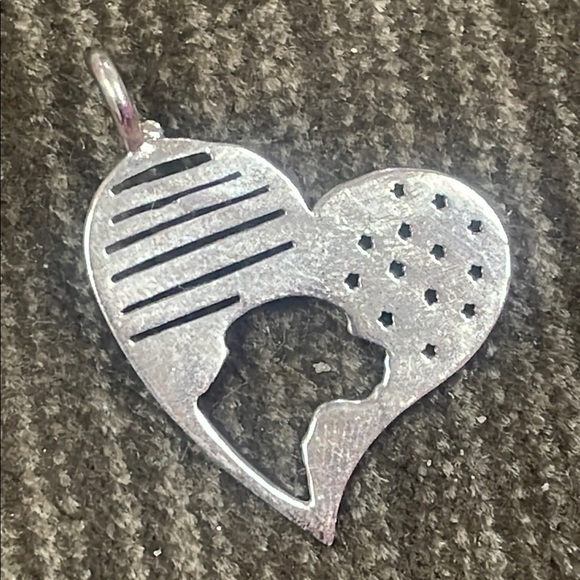 .925 Sterling DOG HEART PENDANT Silver Fine Jewelry American Flag - Picture 1 of 5